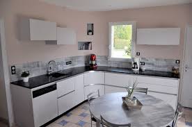 Cuisine Cintree Gris Clair Et Granit Noir Granit Noir Cuisine Granit