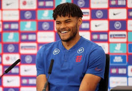 Bournemouth manager eddie howe has come to the defence of gentle giant tyrone. Mdp6chhceizhom