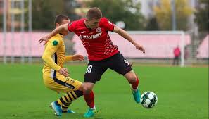 Пропонуємо до уваги уболівальників післяматчеві коментарі головного тренера. Persha Liga Veres Peremagaye Zavdyaki Dublyu Gegedosha Volin I Metalist 1925 Grayut Na Korist Konkurentiv Oficijnij Sajt Ukrayinskoyi Asociacyiyi Futbolu