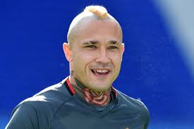 Radja nainggolan lahir pada 4 mei 1988 di antwerp, dia adalah pesepakbola belgia yang bermain sebagai pemain tengah. Radja Nainggolan Pemain Keturunan Indonesia Yang Mencuri Perhatian Di Euro 2016 Tabloidbintang Com