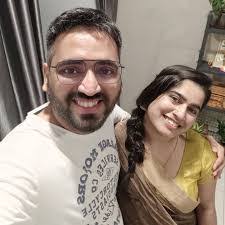 Deepa Borkar's Instagram, Twitter & Facebook