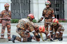 Iklan pemberitahuan pertukaran pegawai bomba gred kb26 dan kb38. Elaun Dan Insurans Ditawarkan Kepada Pegawai Bomba Bantuan