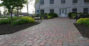 For more information on unilock's camelot™ product line click here or call 216.986.7000 to speak to one of our patio stone specialists. Camelot Unilock Commercial