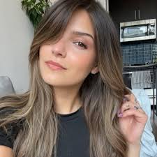 Hayley Perry-Nichols (@hayleyperryn)