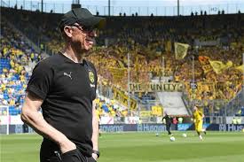 Peter stöger sitzt gegen den fsv mainz 05 das erste mal auf der trainerbank des bvb. Wenig Wertschatzung Stoger Mit Illusionen Am Ende
