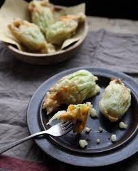 La ricetta più a contatto. Ricetta Fiori Di Zucca Fritti Con Ripieno Di Acciughe Cook
