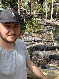 Now I want some gator tail! But seriously biggest selections of🐊 and set  up like a big labyrinth so great place to run kids out! St. Augustine  Alligator Farm Zoological Park