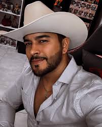 Jonathan Becerra's Instagram, Twitter & Facebook