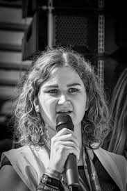 Jetzt kommt die Pride aufs Land: In Zeutern wird für die Rechte queerer  Menschen demonstriert