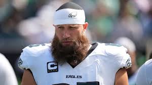 ¡Duro golpe para las Águilas! Lane Johnson fuera por lesión