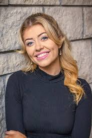 Amanda Cebula's Instagram, Twitter & Facebook