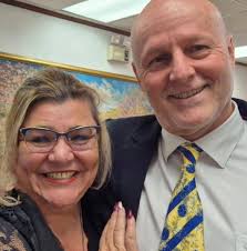 La módica suma del Señor Vicepresidente de la República. Stephan Brunner,  caballero con todas las letras en mayúscula.