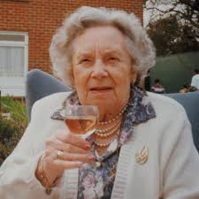 Hospital deaths: daughter who raised alarm over Dr Opiate was ignored by  police