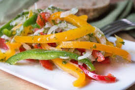 Paprikasalat Rezept Rezept In 2020 Paprikasalat Paprika Salat Rezepte