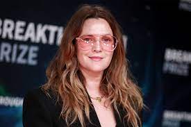 Layered hair adds softness to your features while creating visual interest that accents the lips and eyes, and takes focus away from the nose. Drew Barrymore Just Got Real About Nose Hair On Her Instagram Newbeauty