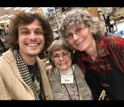 Check out our matthew gray gubler autograph selection for the very best in unique or custom, handmade pieces from our shops. Matthew Gray Gubler On Twitter Throwback To That Time I Had The Same Haircut As Everyone At The Antique Mall Support Your Favorite Little Businesses Buy Gift Cards Or Send Them Nice