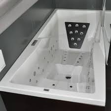 Wer den platz hat und schaumbäder liebt, liegt in einer variante mit einer länge von 180 cm und einer breite von 80 cm überaus komfortabel. Banos10 Whirlpool Tecnika 180x80 Balneo Massagesytem Baederdesign Whirlpool Badewanne Klassische Bader Badewanne