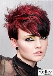 Frisuren Bilder Kurzes Haar Mit Auffallig Roten Strahnen Frisuren Haare Kurze Rote Haare Kurzhaarfrisuren Haarschnitt Kurz