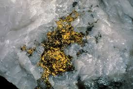 How Large Gold Nuggets Form in Quartz Crystals During Earthquakes |  Smithsonian