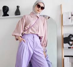 Jun 13, 2020 · hitam menjadi warna universal yang paling cocok dikenakan untuk seluruh warna kulit. Super Gemes Simak Inspirasi Mix And Match Outfit Dengan Warna Lilac Yang Cute Facetofeet Com