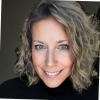 Kelly Herzog's Instagram, Twitter & Facebook