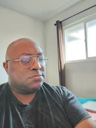 I'm Allen Curtis Gray Jr aka the mighty rhino of all of indiana polis.  Indiana and I'm cousin of actor don cheadle me and husband of Mrs Andy  Niemann and nephew of