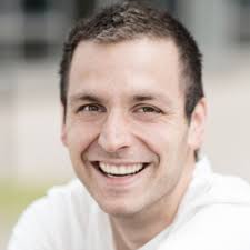 Die hören wir hier, weil wir ja über lautsprecher auch ein bisschen radio essen die tür. Martin Kels Redakteur Radio Essen Xing