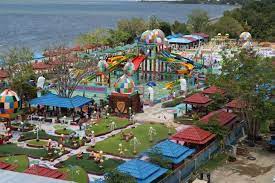 Sementara saat weekend, harga tiket masuk pantai topejawa adalah rp25,000.00. Resort Wisata Pantai Topejawa Takalar Booking Murah Di Tiket Com