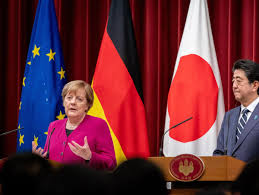 So haben sich die regierungen europas seit merkels amtsantritt verändert. Angela Merkel Zu Besuch Bei Japans Ministerprasident Shinzo Abe Der Spiegel