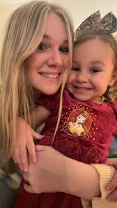 Amy Vanest's Instagram, Twitter & Facebook