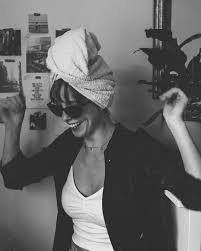 Black And White Photoshoot At Home Aesthetic Instagram Photoshoot Home Photoshoot Fashion Tumblr Aesthetic Tumblr Instagram Ph Photoshoot Inspiration Film Photography Portrait Girl