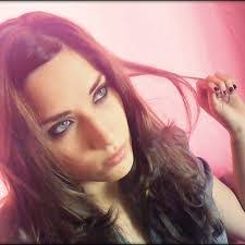 Yesenia Castaneda's Instagram, Twitter & Facebook