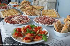 Jan 20, 2020 · oggi vi propongo 10 ricette di plumcake ideali per la colazione e la merenda di tutta la famiglia. Feste Di Complenno Pisa Barlume Cafe