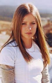 Tony hawk used a neon pink skateboarding for his viral video with avril lavigne. Pin By Tracy Heisinger On Avril Lavigne Avril Lavigne Style Avril Lavigne Avril Levigne