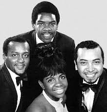 Gladys knight has 3 children kenya newman,james newman iii and shanga hankerson. Gladys Knight And The Pips Way Back Attack