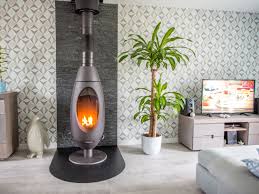 Le Salon De David A Roucourt Avec Le Poele A Bois Invicta Ove Anthracite Leroymerlin Poele Winter Hiver Chau Invicta Poele A Bois Poele A Bois Deco Salon