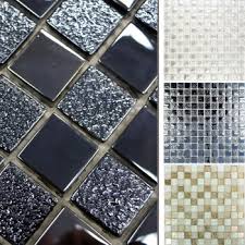 Sie basiert auf unglasierten und glasierten #ziegeln, die nicht angesetzt, sondern vorgemauert wurden. Glasmosaik Fliesen Mosaik Effekt Schwarz Mit Glitzer 8 Mm