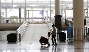機場管理局正計劃擴建香港國際機場成為三跑道系統，以應付長遠的航空交通需求。擴建成­三跑道系統後，香港國際機場將繼續提供世界級服務及設施，致力成為未來機場典範。 the airport authority is planning to expand hong kong international airport. æ©Ÿå ´ä¸‰è·'å·¥åœ°çˆ†ç–«æ©Ÿç®¡å±€ å—å½±éŸ¿å·¥åœ°æš«åœå…©å'¨ æ¸¯èž é»žæ–°èž
