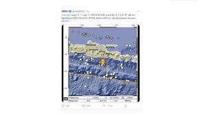 It has a history dating back to the age of singhasari kingdom. Follow Up Earthquake In Malang Citizens Raise Prayers Via Prayformalang Tag En24 News