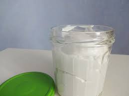 Diy Vous Reprendrez Bien Un Peu De Chantilly De Karite Beautyboxaddict Chantilly De Karite Karite Diy Shampoing Solide