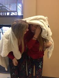 Kami McDaniel (@funnykamidaily)