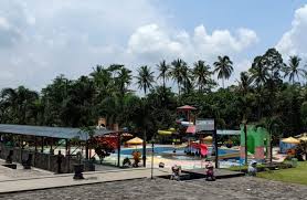 Dua atau tiga tahun lalu belakangan. Masuk Zona Oranye Pikatan Water Park Temanggung Ditutup Suara Purwokerto