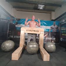 Sinead stoltman ssm 18/19 wsm finalist pro strongman red white and blue youtube stoltmanbrothers myprotein link. Video Tom Stoltman Explose Son Record Sport Business Mag
