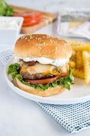 Spicy Bacon Cheeseburger Get Ready For Summer With Easy Homemade Hamburgers Topped With Bacon Bacon Cheeseburger Easy Homemade Burgers Healthy Burger Recipes