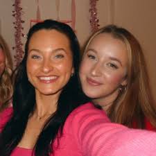 Andrea Wright (@Andrea_Wright12)