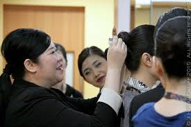 The size cannot be overly big and its color has to be similar to that of your hair. Behind The Scenes At Singapore Airlines Airline Meals And Crew Training Cooksister Food Travel Photography