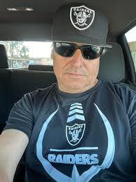 Who's driving silver and blacked out in 510?