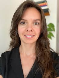 Courtney Lockhart's Instagram, Twitter & Facebook