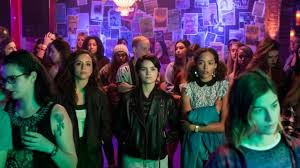 Watch the movie trailer for shoplifters (2018). Netflix Unveils Trailer For First Awesomeness Tv Series Teen Shoplifting Drama Trinkets Tubefilter