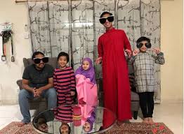 Yazid lim bin mohamad aziz (lebih dikenali sebagai johan; Lepas Chantiq Moleiq Uniknya Nama Anak Kelima Johan Ozlynn Entertainment Rojak Daily